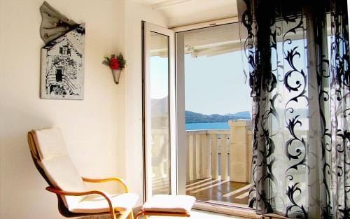 Apartment for two persons with sea view in Trogir near the beach Hotel in Okrug Gornji