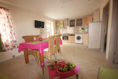 Apartment Rustica with 2 bedrooms Hotel in Zadar County