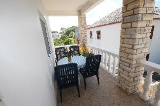 Apartment Maris with nice sea view Hotel in Zadar County