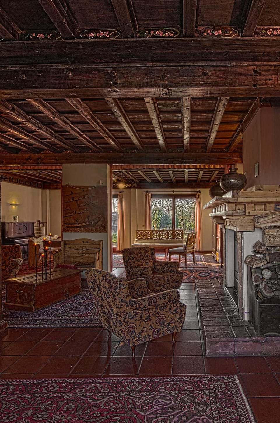 Shared lounge/TV area