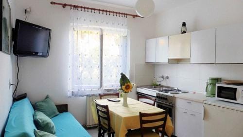 Angelo apartment, in the quiet part of Porec, with air conditioned max5 people Hotel in Poreč