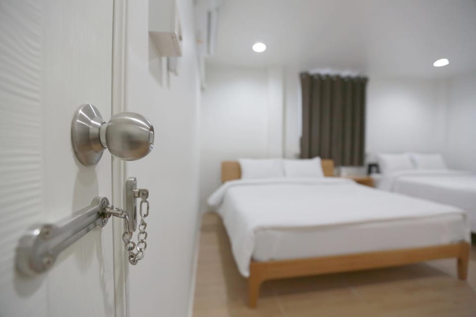 INTERest POSHTEL Hostel in Bangkok