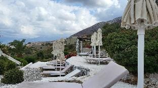 Magnificent Views Suite Hotel in Piskopiano