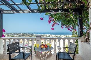 We Offer A Pleasant Holiday In A Beautiful Setting Hotel in Piskopiano