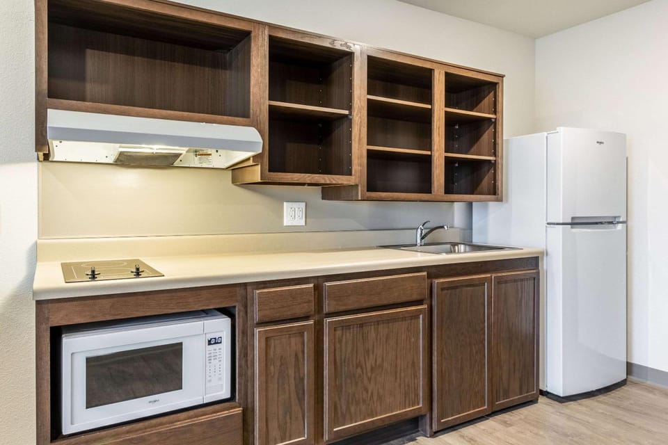 WoodSpring Suites Indianapolis Castleton Hotel in Castleton