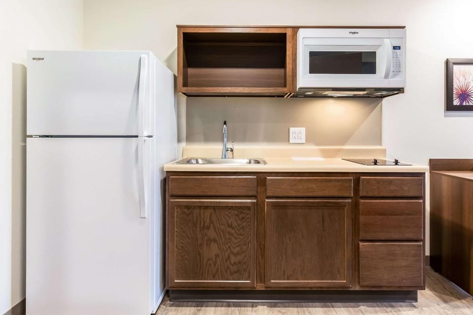 WoodSpring Suites Indianapolis Castleton Hotel in Castleton