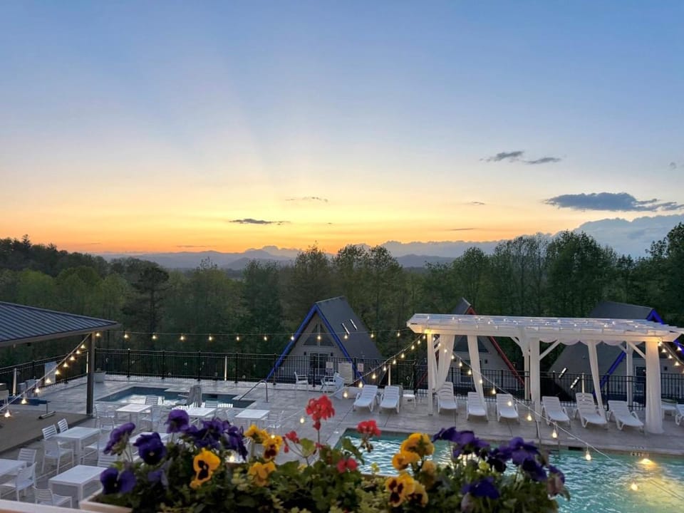 SKYLARANNA Resort & SPA Hotel in Fletcher