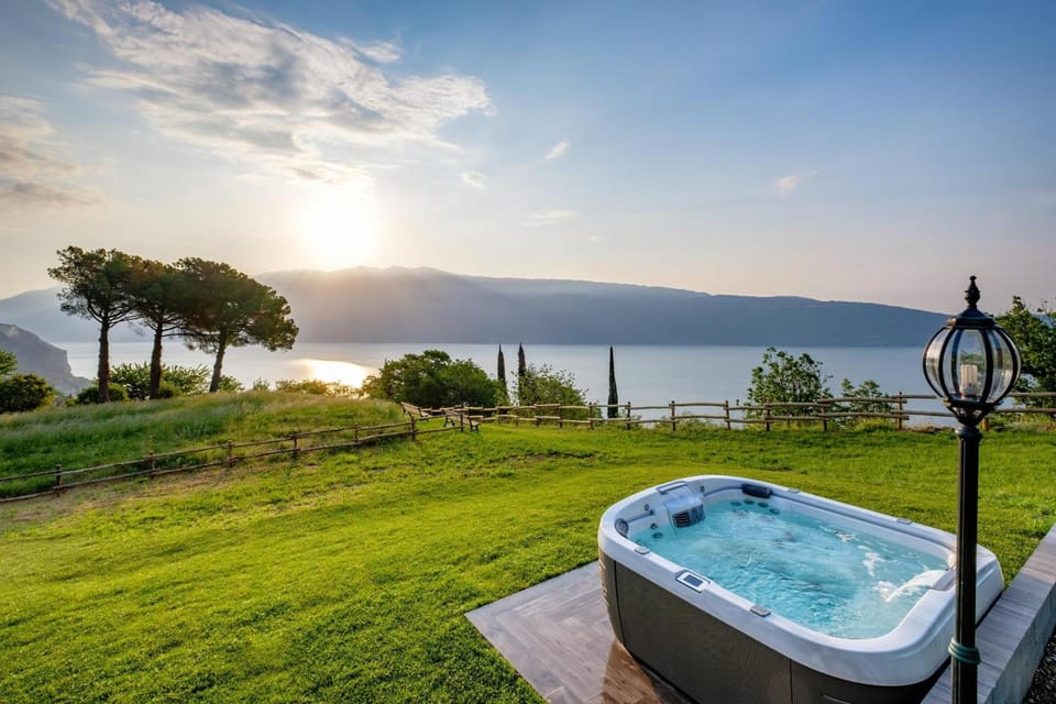 Boutique Hotel Villa Sostaga Hotel in Lake Garda