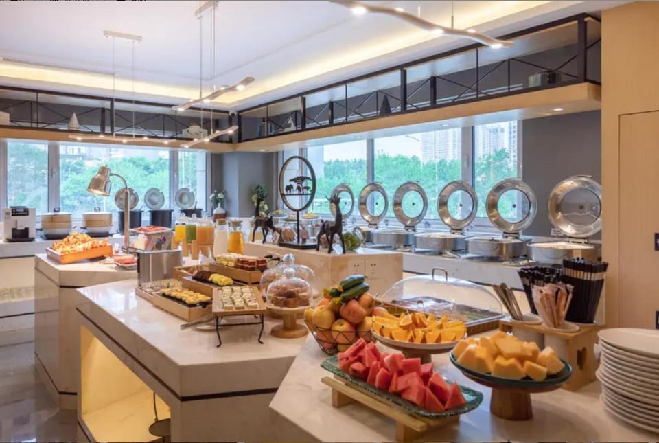 Atour Hotel Linyi High-Speed Railway Station Yimeng Bei Road Hotel in Jiangsu
