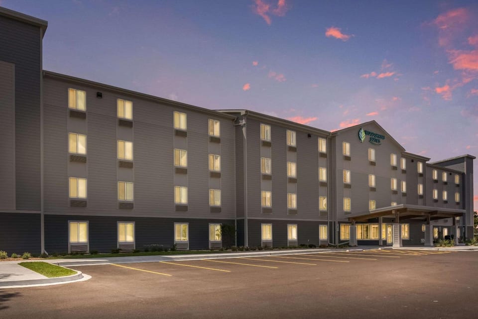WoodSpring Suites Chicago Midway Hotel in Burbank
