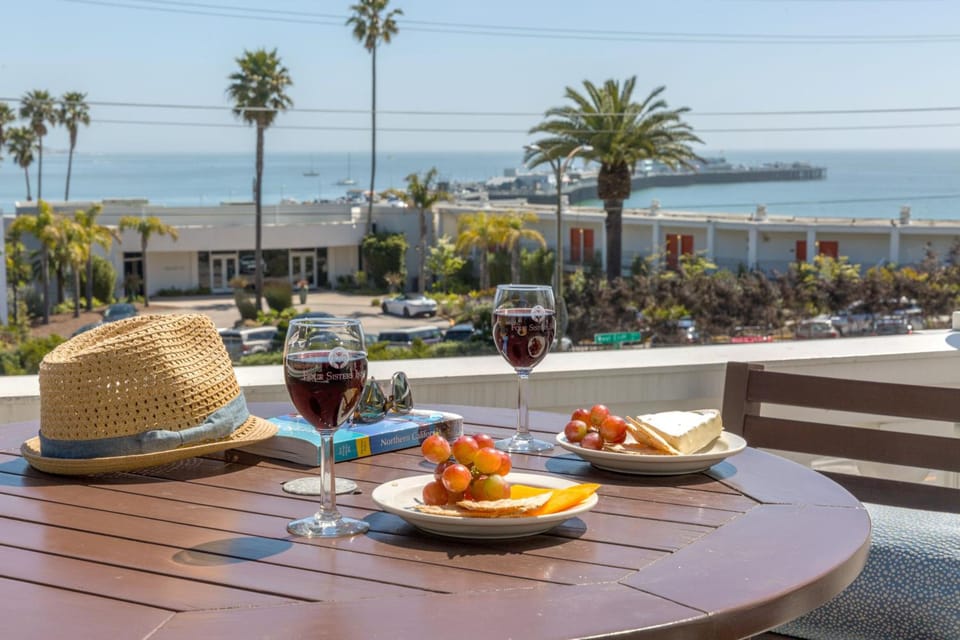 West Cliff Inn, A Four Sisters Inn Hotel in Santa Cruz