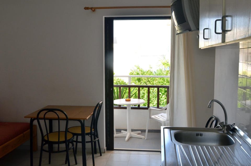 Hotel Thisvi Apartment hotel in Stalida