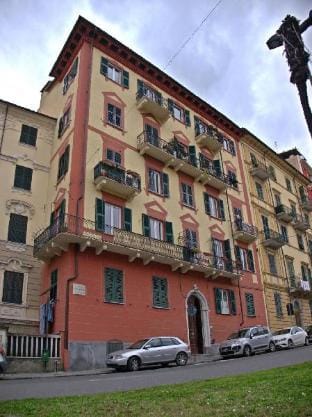 Family House La Spezia - 5lands By Train Hotel in La Spezia