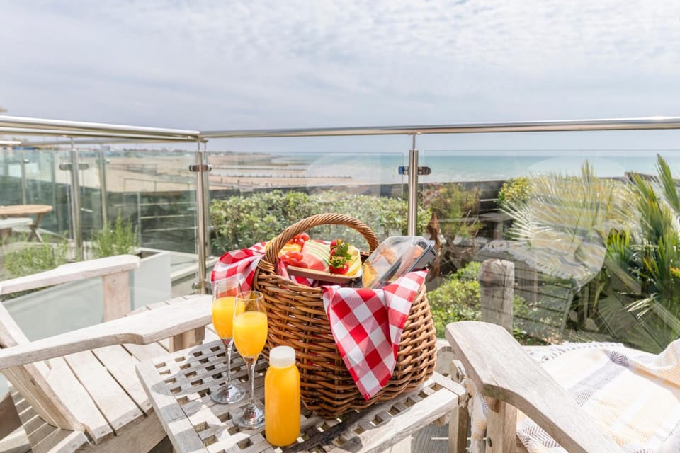 Beach Hut Suites Hotel in Bognor Regis