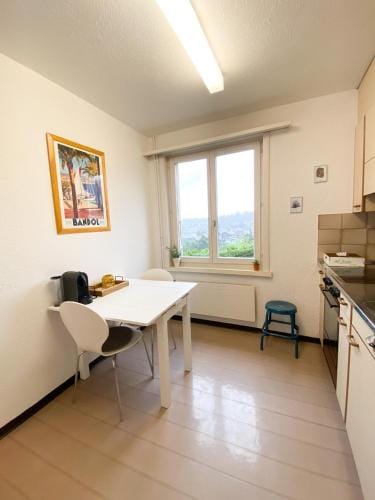 NEB-THUN LODGE`s Appartement 1 Hilterfingen Ringstrasse 6 Hotel in Hilterfingen