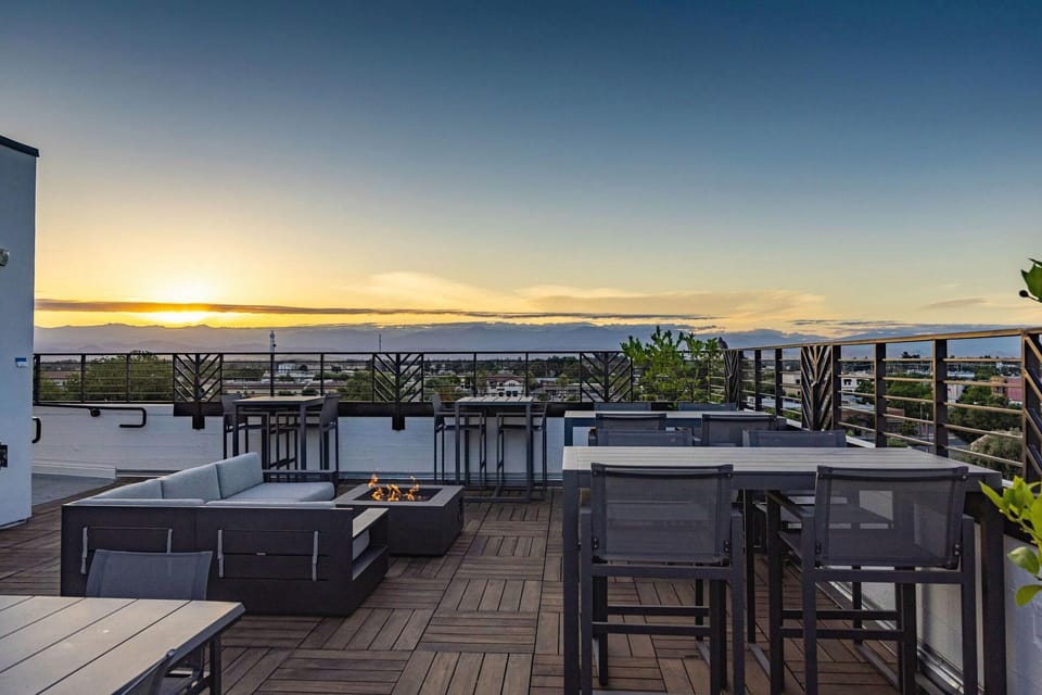 The Darling Hotel in Visalia