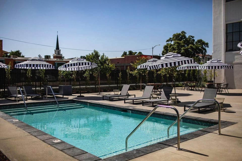 The Darling Hotel in Visalia