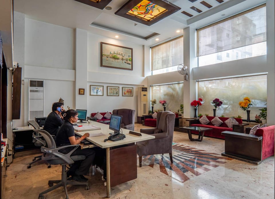 Hotel Le Roi Hotel in New Delhi