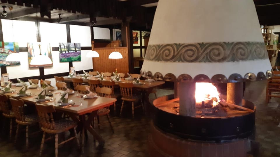 Banquet hall