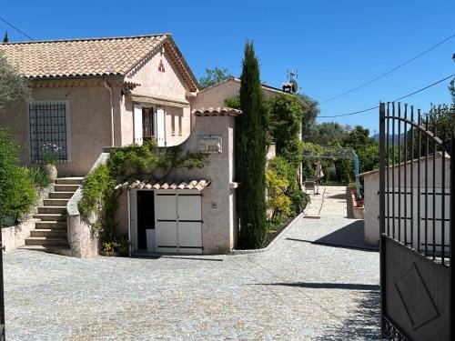 Le nid des arts Hotel in Fayence