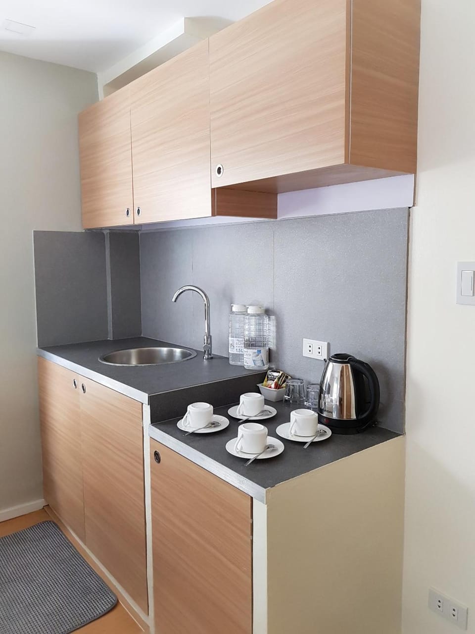The Leaf House Apartment hotel in Manila City