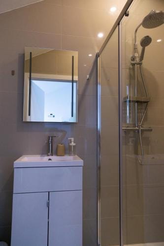 Largigi Rooms, Close to the Beach and Town Centre, Parking available Hotel in Lyme Regis