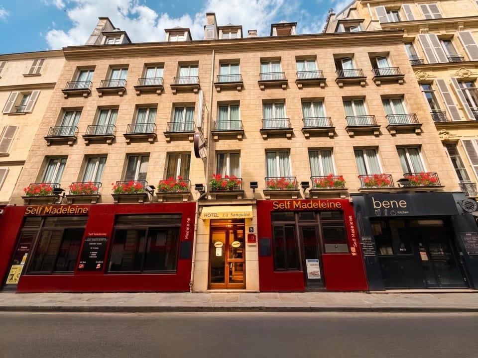 Hotel La Sanguine Hotel in Paris