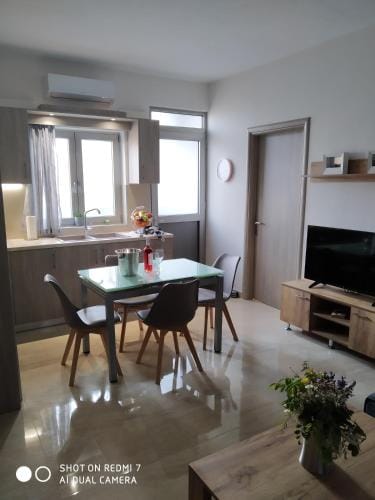 Comfortable newbuilt 2 Bedroom Apartment, 15 meters from the sea Hotel in Kardamena