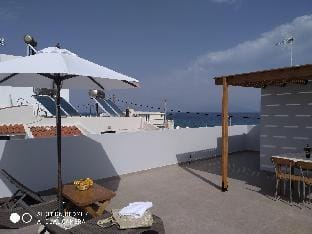 Comfortable newbuilt 2 Bedroom Apartment, 15 meters from the sea Hotel in Kardamena