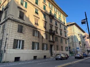 Appartamento Invrea Con Posto Macchina Hotel in Genoa