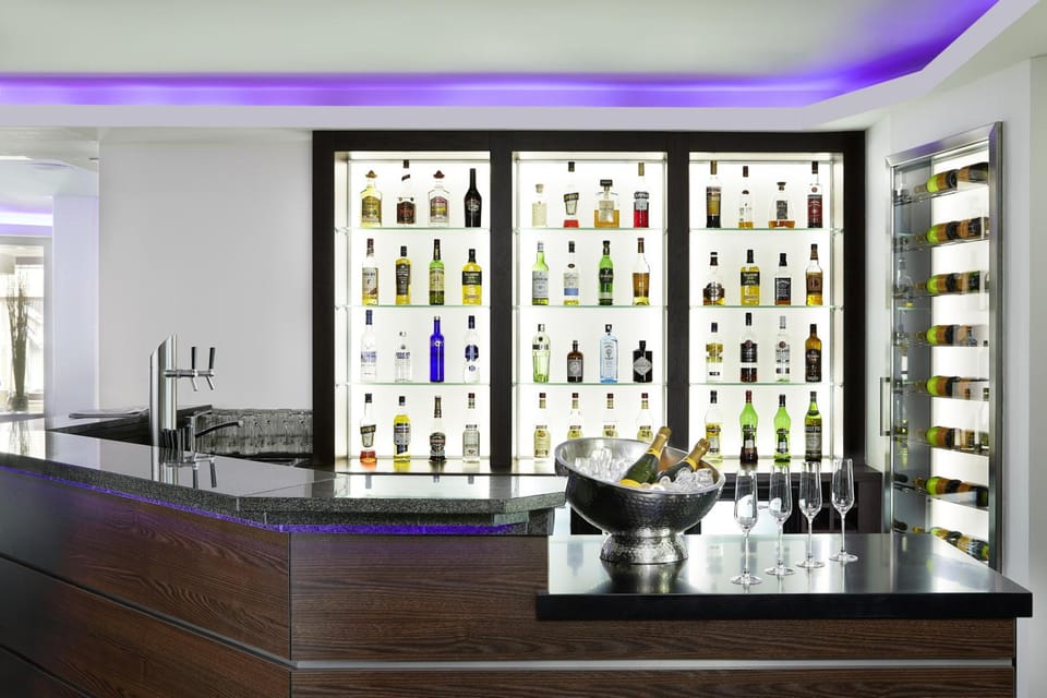 Bar/lounge