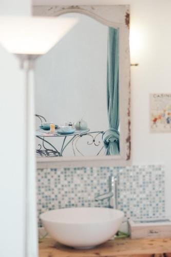Le jardin du Castillon Hotel in Arles