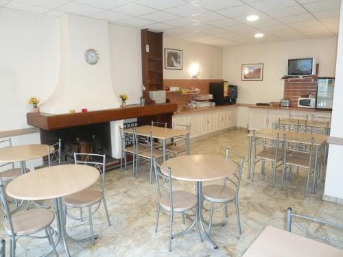 Hotel Concorde - Rodez Centre Ville Hotel in Auvergne-Rhône-Alpes