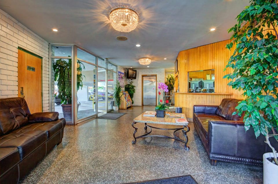 Dunes Inn Wilshire Hotel in San Fernando Valley