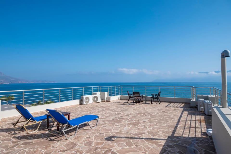 Argo Rooms-Papadakis Hotel in Kissamos