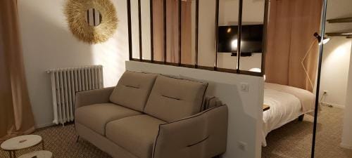 auberge le petit mas Hotel in Issoire
