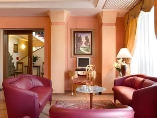 Hotel Confine Hotel in Lake Garda