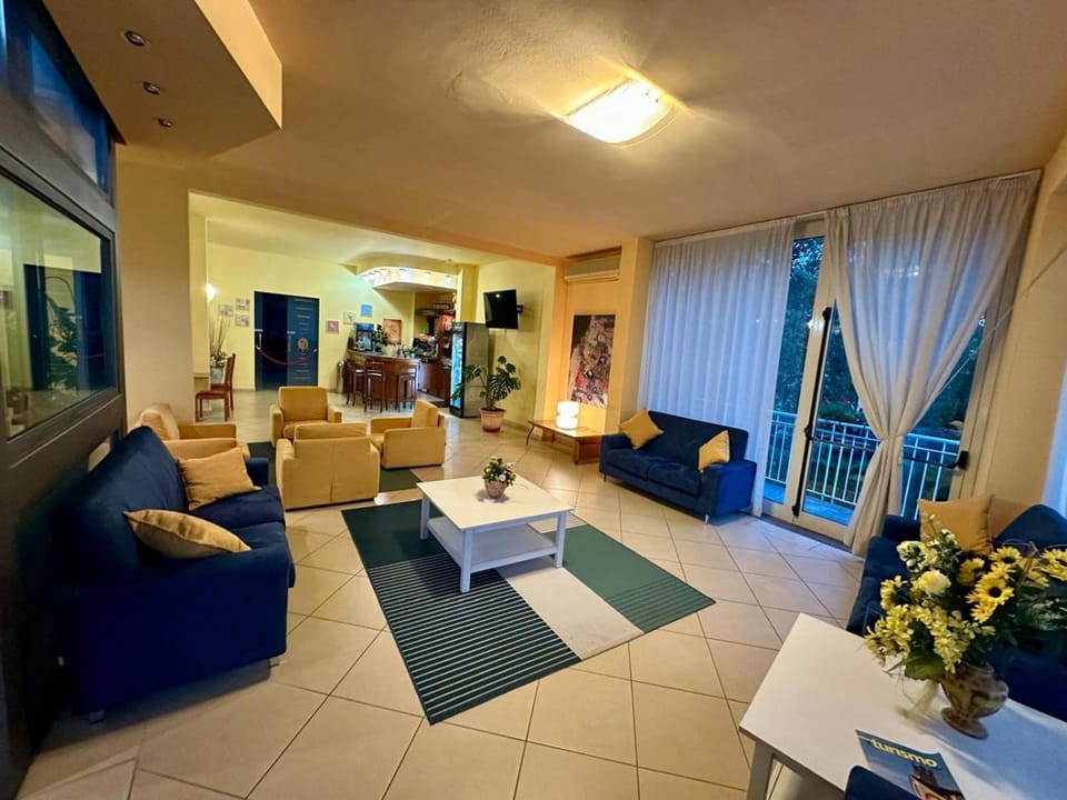 Shared lounge/TV area