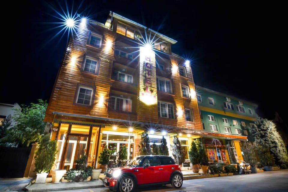 Garson Lux Hotel Hotel in Novi Sad