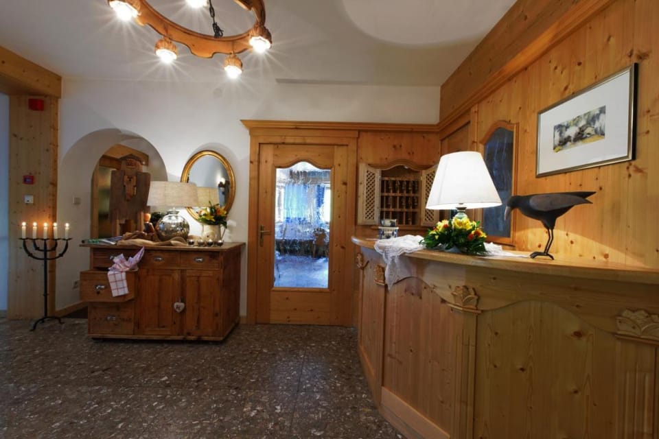 Garni Raetia Hotel in Corvara