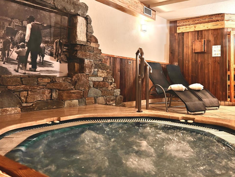 Hot tub