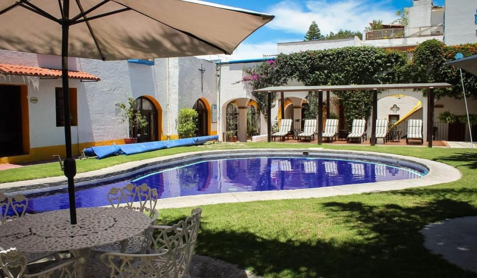 Swimming pool