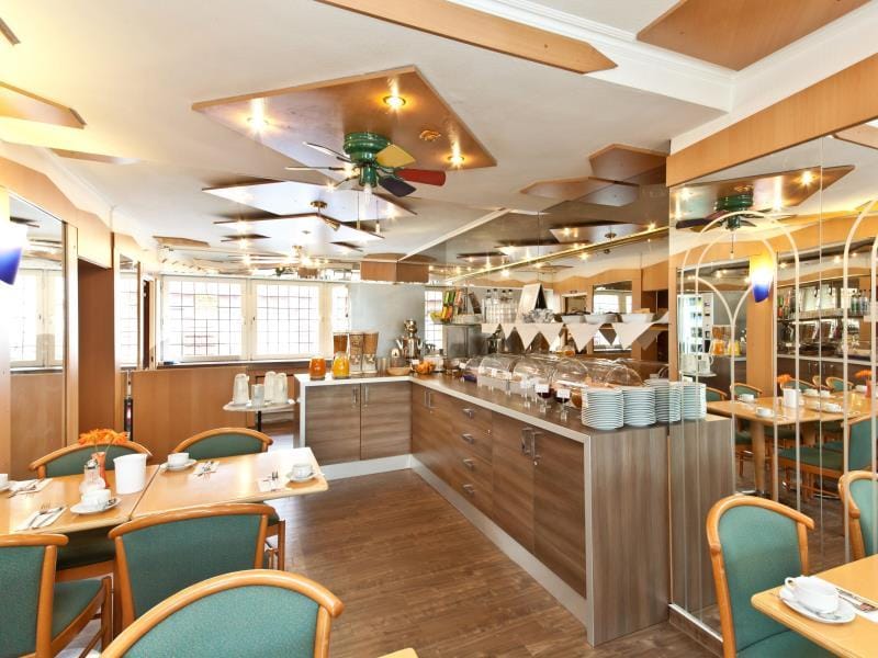 Coffee shop