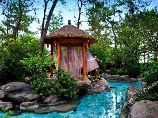 Wuyi Tangfeng Hot Spring Resort Hotel in Zhejiang