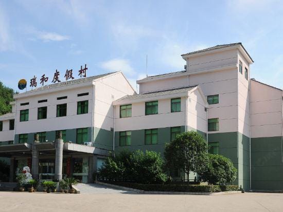 Ruihe Holiday Resort Hotel in Zhejiang