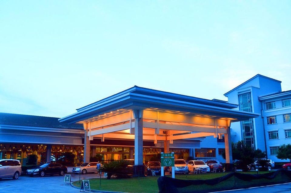 Hengdian World Studios · Grand Hotel (Near Qin Dynasty Palace & Riverside Scene Qingming Picture) Hotel in Zhejiang