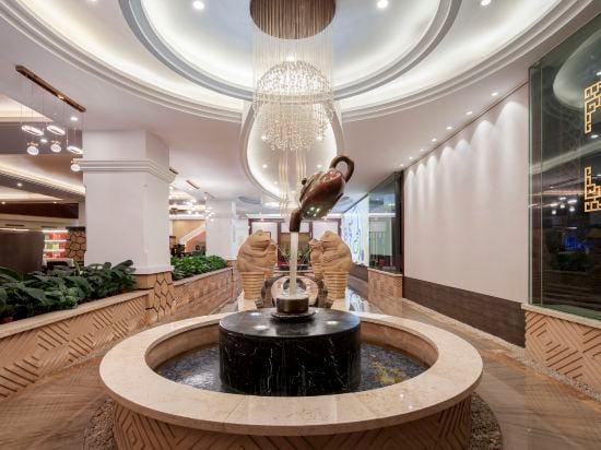 Hengdian World Studios · Guomao Hotel (Qingming Riverside Scene Store) Hotel in Zhejiang
