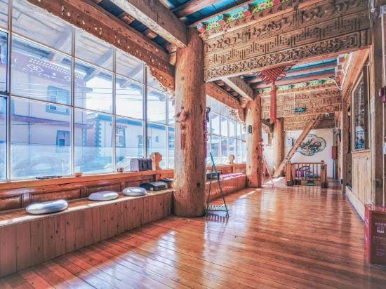 Blue Bird·Tibetan Hostel Hotel in China