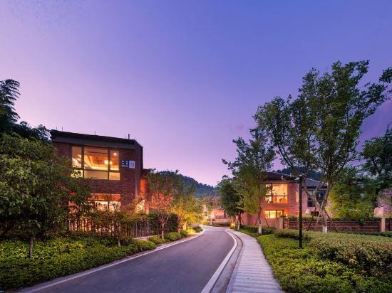 Maple Villas Resorts Hotel in Zhejiang