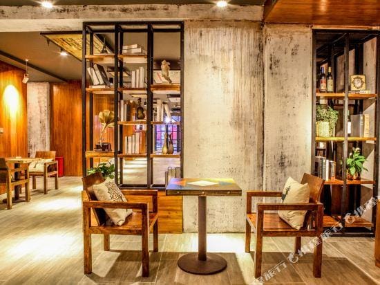 Gold Harbour Inn Hotel in China